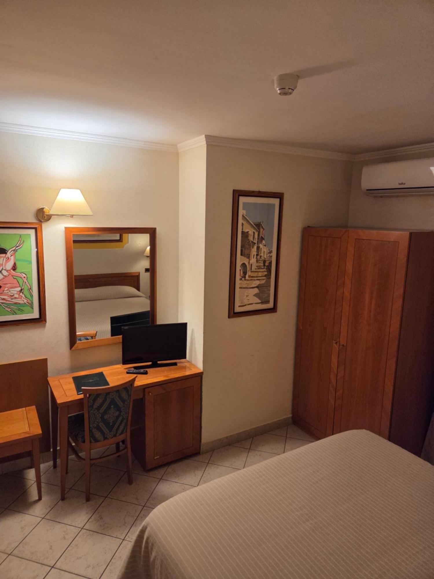 Large Single Room,1756531930:JPEG
